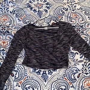 Long sleeve crop top